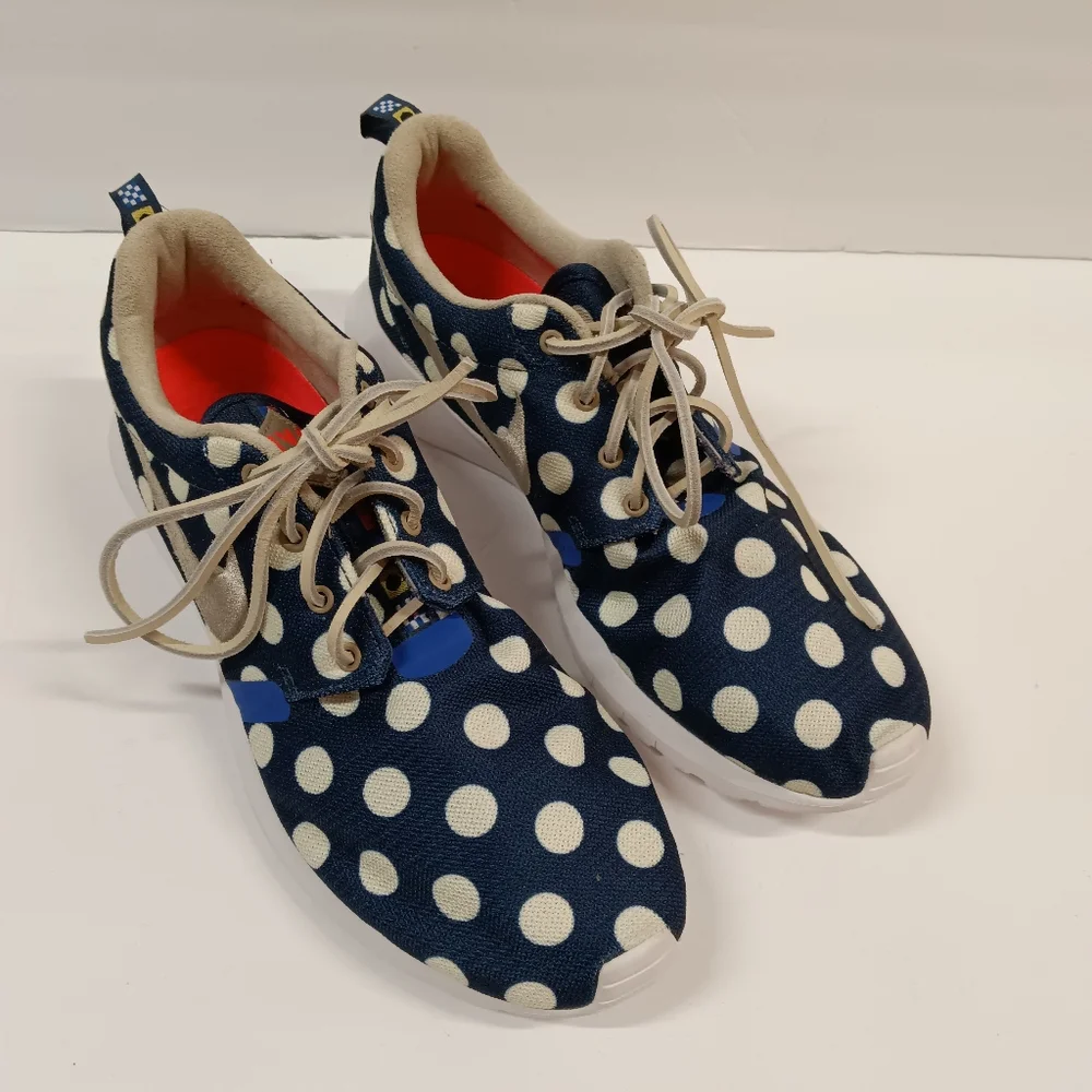 RARE NIKE RosheRun Men's 2014 World Cup Sneaker NYC Edition